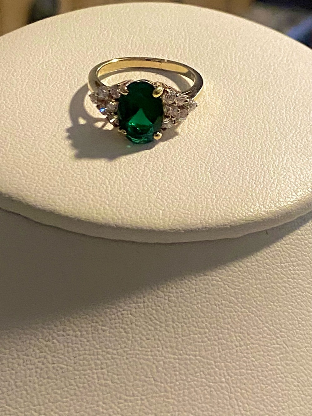 Emerald-Color Oval Ring with Side Stones - Picture 3 of 4